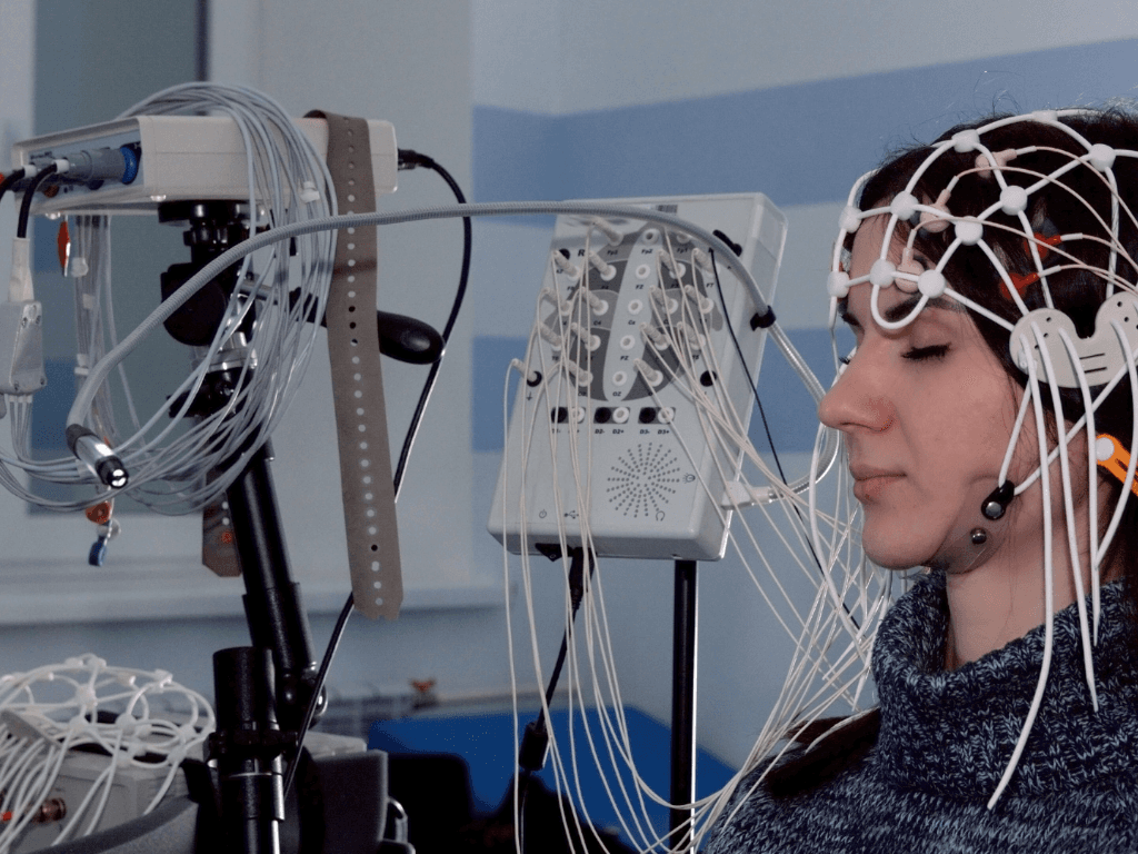 Image: Child comfortably watching screen during neurofeedback session